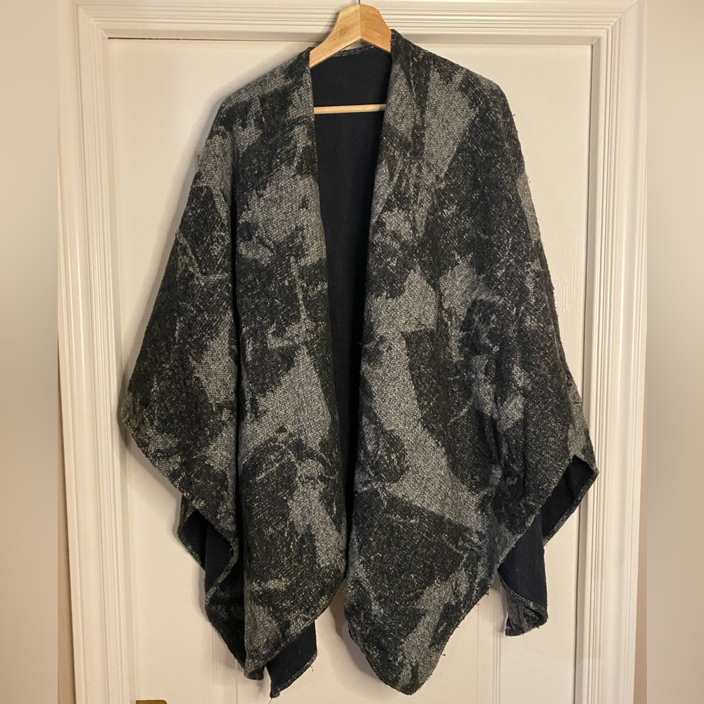 LOLË Shawl | O/S